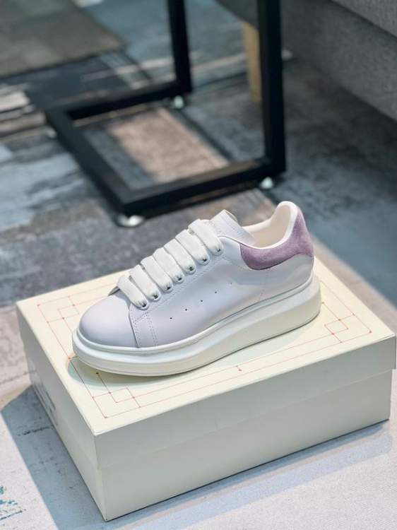 Picture of Alexander McQueen Shoes _SKUAlexanderMcQueensz35-44hnm0101232